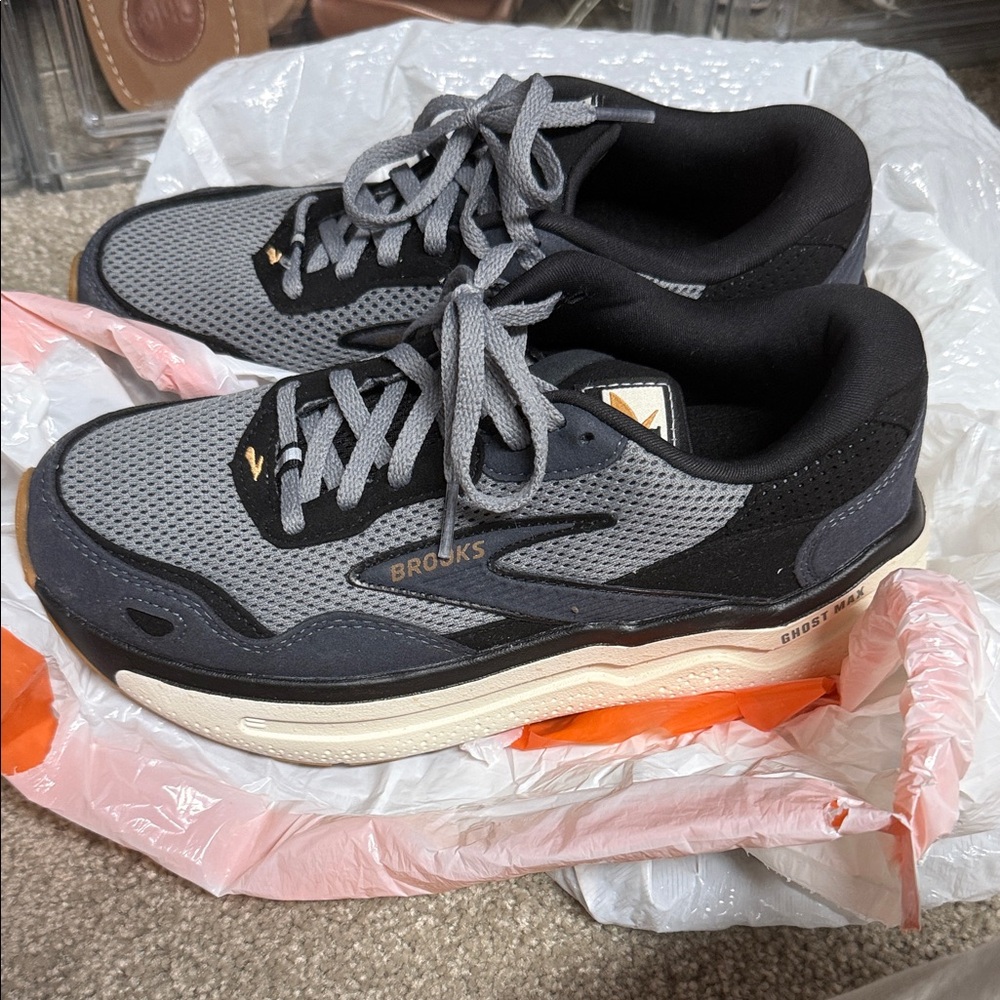 Brooks  Gray and Black Sneakers